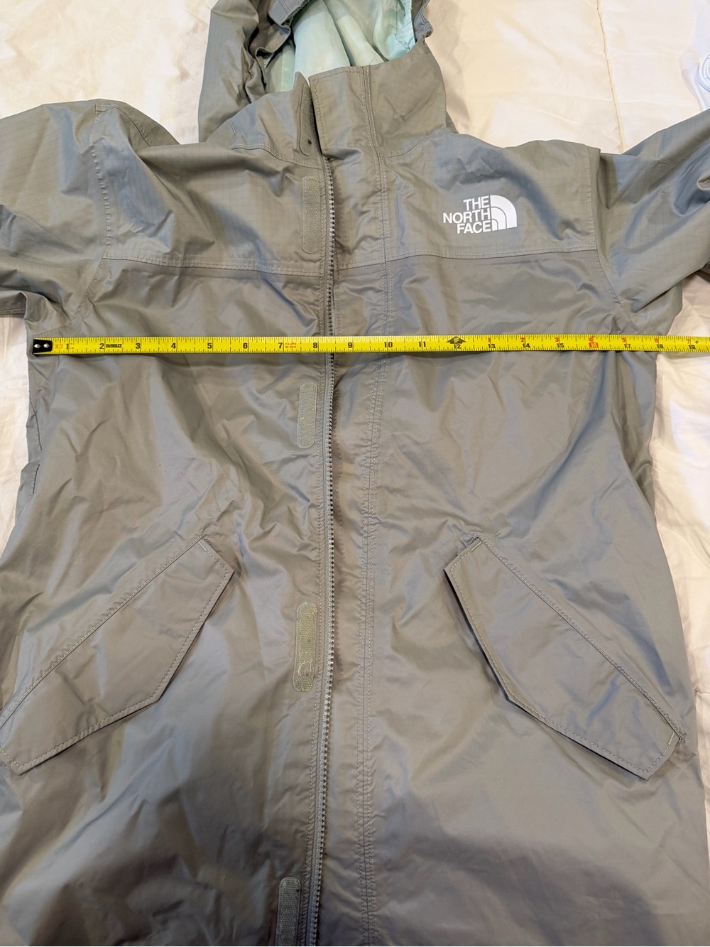 NORTH FACE KIDS Light Gray Hooded Raincoat - Water-Resistant Shell - Picture 9 of 10